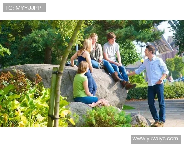 小西泽足球明星崛起的背后故事与成长历程揭秘